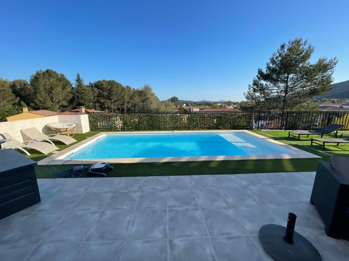 Villa avec piscine Cuers Extérieur photo