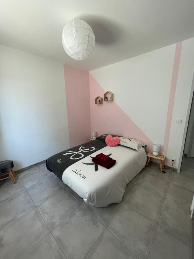 Villa avec piscine Cuers Extérieur photo